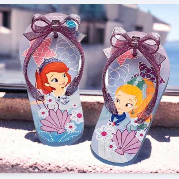 Disney store Sofia the First sandals - Picture 1 of 11